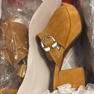 AEROSOLES Tan Platform Shoes with Suede Finish